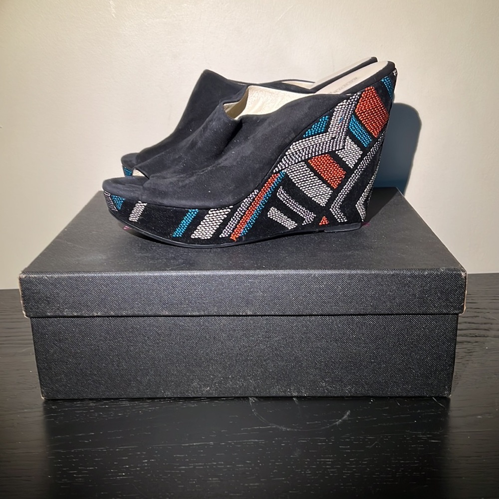 Sondra Roberts 6 inch heels